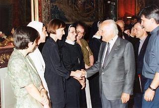 Il Presidente della Repubblica Oscar Luigi Scalfaro incontra i partecipanti alle Giornate di studio promosse dall'Opera Don Guanella su due progetti di solidarietà con la Bosnia Erzegovina