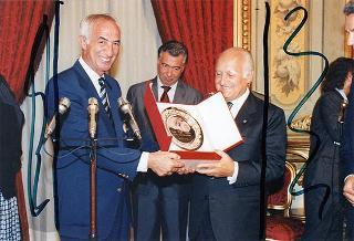 Il Presidente della Repubblica Oscar Luigi Scalfaro riceve in udienza Bartolo Consolo, presidente della Federazione italiana nuoto, e i dirigenti del Comitato organizzatore dei Campionati del mondo di nuoto con gli esponenti delle Federazioni internazionali