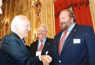 Il Presidente della Repubblica Oscar Luigi Scalfaro riceve in udienza Bartolo Consolo, presidente della Federazione italiana nuoto, e i dirigenti del Comitato organizzatore dei Campionati del mondo di nuoto con gli esponenti delle Federazioni internazionali