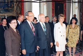 Incontro del Presidente della Repubblica Oscar Luigi Scalfaro con il Presidente della Repubblica delle Filippine e signora Ramos, e successiva colazione nel Belvedere del Torrino