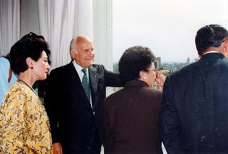 Incontro del Presidente della Repubblica Oscar Luigi Scalfaro con il Presidente della Repubblica delle Filippine e signora Ramos, e successiva colazione nel Belvedere del Torrino