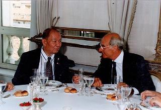 Incontro del Presidente della Repubblica Oscar Luigi Scalfaro con il Presidente della Repubblica delle Filippine e signora Ramos, e successiva colazione nel Belvedere del Torrino