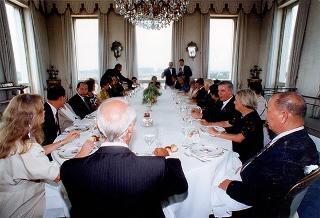 Incontro del Presidente della Repubblica Oscar Luigi Scalfaro con il Presidente della Repubblica delle Filippine e signora Ramos, e successiva colazione nel Belvedere del Torrino