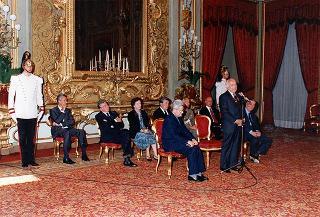 Il Presidente della Repubblica Oscar Luigi Scalfaro riceve Don Giuseppe Ghiberti, presidente dell'Associazione biblica italiana, e una delegazione di partecipanti alla 33^ Settimana biblica nazionale