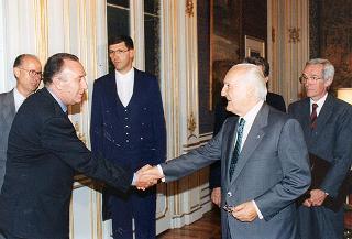 Giovanni Grasso, presidente della Regione Campania, Antonio Boccia, presidente della Regione Basilicata, con una delegazione di sindaci delle due Regioni
