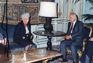 Incontro del Presidente della Repubblica Oscar Luigi Scalfaro con la prof.ssa Tullia Zevi, presidente dell'Unione delle comunità ebraiche italiane