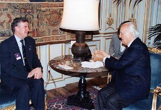 Il Presidente della Repubblica Oscar Luigi Scalfaro riceve in udienza William H. Huntley, presidente del Rotary International