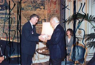 Il Presidente della Repubblica Oscar Luigi Scalfaro riceve in udienza William H. Huntley, presidente del Rotary International