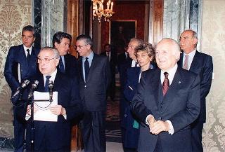 Il Presidente della Repubblica Oscar Luigi Scalfaro incontra alcuni esponenti del Centro culturale e di presenza politica "Alcide De Gasperi" di Torino