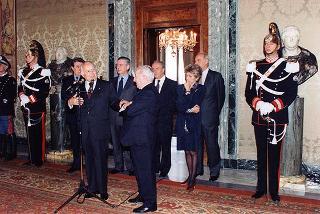 Il Presidente della Repubblica Oscar Luigi Scalfaro incontra alcuni esponenti del Centro culturale e di presenza politica "Alcide De Gasperi" di Torino