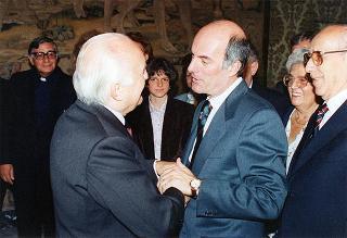 Il Presidente della Repubblica Oscar Luigi Scalfaro incontra alcuni esponenti del Centro culturale e di presenza politica "Alcide De Gasperi" di Torino