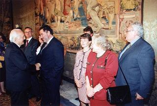 Il Presidente della Repubblica Oscar Luigi Scalfaro incontra alcuni esponenti del Centro culturale e di presenza politica "Alcide De Gasperi" di Torino
