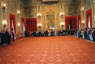 Il Presidente della Repubblica Oscar Luigi Scalfaro riceve in udienza alcuni esponenti dell'Ordine francescano secolare d'Italia e studenti vincitori del concorso "Progetto S. Chiara"