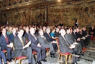 Il Presidente della Repubblica Oscar Luigi Scalfaro alla cerimonia di consegna delle insegne di Cavaliere dell'Ordine &quot;Al Merito del Lavoro&quot; ai Cavalieri del Lavoro nominati il 2 giugno 1994.