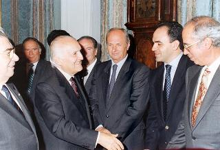 Incontro del Presidente della Repubblica Oscar Luigi Scalfaro con Franco D'Amico, presidente della Confcommercio di Roma, e alcuni esponenti dell'organizzazione