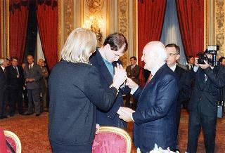 Incontro del Presidente della Repubblica Oscar Luigi Scalfaro con una delegazione della Lega del Filo d'Oro.