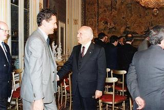 Il Presidente della Repubblica Oscar Luigi Scalfaro riceve in udienza Pietro Padula, presidente dell'Associazione Nazionale Comuni Italiani,e una delegazione