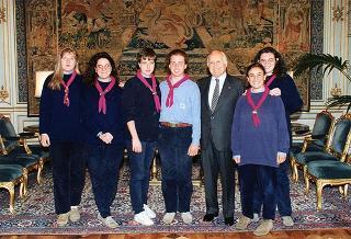 Il Presidente della Repubblica Oscar Luigi Scalfaro riceve in udienza l'Associazione Guide e Scouts Cattolici Italiani della Parrocchia Nostra Signora di Coromoto di Roma