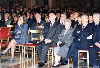 Incontro con il personale civile e militare del Segretariato Generale della Presidenza della Repubblica e successivo concerto eseguito dal Coro Cortina