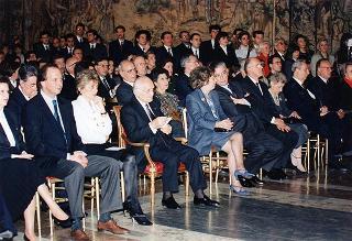 Incontro con il personale civile e militare del Segretariato Generale della Presidenza della Repubblica e successivo concerto eseguito dal Coro Cortina