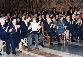 Incontro con il personale civile e militare del Segretariato Generale della Presidenza della Repubblica e successivo concerto eseguito dal Coro Cortina