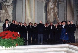 Incontro con il personale civile e militare del Segretariato Generale della Presidenza della Repubblica e successivo concerto eseguito dal Coro Cortina