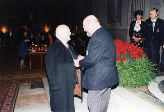 Incontro con il personale civile e militare del Segretariato Generale della Presidenza della Repubblica e successivo concerto eseguito dal Coro Cortina