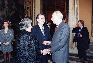 Incontro con il personale civile e militare del Segretariato Generale della Presidenza della Repubblica e successivo concerto eseguito dal Coro Cortina