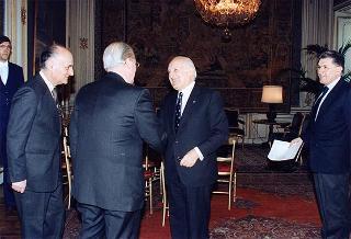 Il Presidente della Repubblica Oscar Luigi Scalfaro riceve in udienza l'avv. Edilberto Ricciardi, sottosegretario di Stato alla grazia e giustizia, con il Consiglio nazionale forense