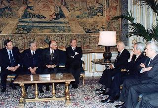 Il Presidente della Repubblica Oscar Luigi Scalfaro riceve in udienza l'avv. Edilberto Ricciardi, sottosegretario di Stato alla grazia e giustizia, con il Consiglio nazionale forense