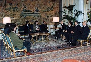 Il Presidente della Repubblica Oscar Luigi Scalfaro incontra Cecilia Carmassi e Andrea Longhi, presidenti nazionali della Federazione Universitaria Cattolica Italiana e alcuni componenti della Presidenza nazionale