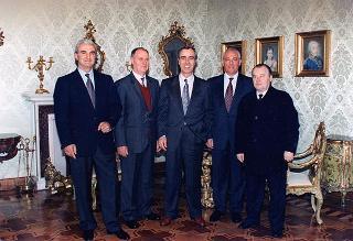 Il Presidente della Repubblica Oscar Luigi Scalfaro incontra alcuni dipendenti del Segretariato Generale della Presidenza della Repubblica recentemente collocati a riposo