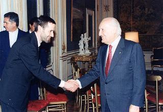 Il Presidente della Repubblica Oscar Luigi Scalfaro riceve Paolo Michielin, presidente del Consiglio nazionale dell'Ordine degli psicologi, con il Consiglio nazionale