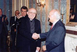 Il Presidente della Repubblica Oscar Luigi Scalfaro riceve Don Carlo Filippini, parroco della Basilica San Giovanni Bosco di Roma, con i componenti del Consiglio pastorale