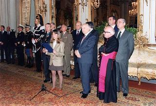 Il Presidente della Repubblica Oscar Luigi Scalafaro riceve Don Aldo Geranzani, rettore del Collegio arcivescovile S. Carlo di Milano, e un gruppo di studenti
