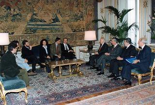 Il Presidente della Repubblica Oscar Luigi Scalfaro incontra l'on. Andrea Sergio Garavini, con alcuni esponenti del &quot;Comitato promotore referendum democrazia del lavoro&quot;