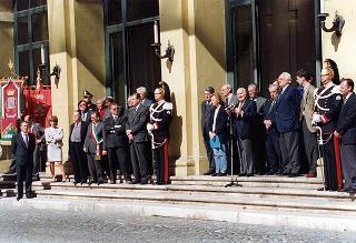 Il Presidente della Repubblica Oscar Luigi Scalfaro riceve in udienza una delegazione di partecipanti alla &quot;Marcia delle Palme&quot;, per la sospensione della pena di morte e l'istituzione del Tribunale penale internazionale