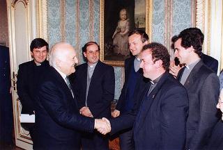 Il Presidente della Repubblica Oscar Luigi Scalfaro riceve Don Giuseppe Marinoni, con un gruppo di giovani di Tradate (Varese)