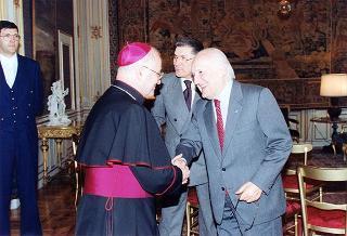 Il Presidente della Repubblica Oscar Luigi Scalfaro incontra l'avv. Giuseppe Gervasio, presidente nazionale dell'Azione Cattolica Italiana, e i componenti della Presidenza nazionale