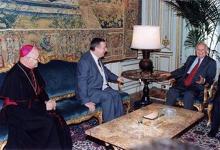 Il Presidente della Repubblica Oscar Luigi Scalfaro incontra l'avv. Giuseppe Gervasio, presidente nazionale dell'Azione Cattolica Italiana, e i componenti della Presidenza nazionale