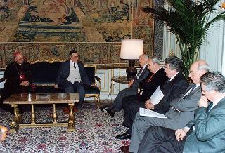 Il Presidente della Repubblica Oscar Luigi Scalfaro incontra l'avv. Giuseppe Gervasio, presidente nazionale dell'Azione Cattolica Italiana, e i componenti della Presidenza nazionale