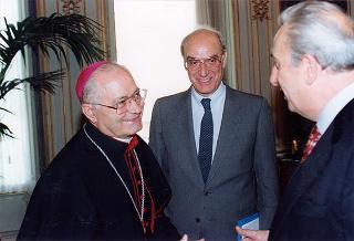 Il Presidente della Repubblica Oscar Luigi Scalfaro incontra l'avv. Giuseppe Gervasio, presidente nazionale dell'Azione Cattolica Italiana, e i componenti della Presidenza nazionale