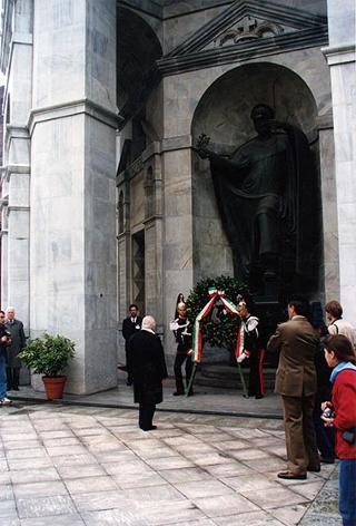 Milano: intervento del Presidente della Repubblica alle cerimonie conclusive delle celebrazioni per il 50° anniversario della Guerra di Liberazione