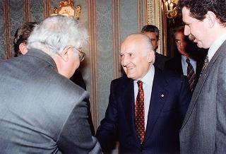 Andrea Piersanti, presidente dell'Ente Spettacolo, con alcuni esponenti dell'Associazione, per presentare le opere Vangeli e Cinenciclopedia 2 su CD-ROM