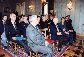 Andrea Piersanti, presidente dell'Ente Spettacolo, con alcuni esponenti dell'Associazione, per presentare le opere Vangeli e Cinenciclopedia 2 su CD-ROM