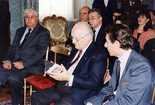 Andrea Piersanti, presidente dell'Ente Spettacolo, con alcuni esponenti dell'Associazione, per presentare le opere Vangeli e Cinenciclopedia 2 su CD-ROM