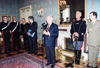 Delegazione di allievi della Scuola sottufficiali dei Carabinieri, in servizio di guardia d'onore al Palazzo del Quirinale