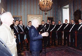 Delegazione di allievi della Scuola sottufficiali dei Carabinieri, in servizio di guardia d'onore al Palazzo del Quirinale