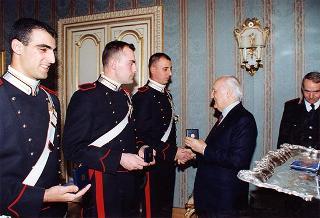 Delegazione di allievi della Scuola sottufficiali dei Carabinieri, in servizio di guardia d'onore al Palazzo del Quirinale