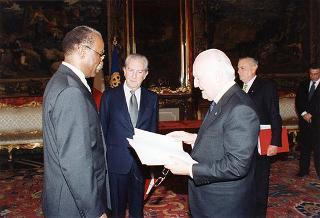 Ewald Cornelis Leeflang, nuovo ambasciatore della Repubblica del Suriname: presentazione lettere credenziali